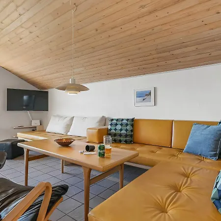 I Vejlby Klit Ved Vesterhavet Sj318 *